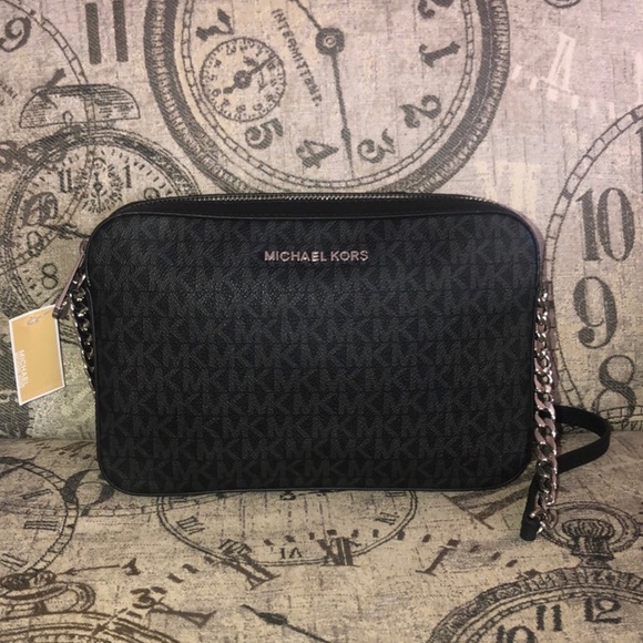 Michael Kors Handbags - 🌸🌺MOTHER’S DAY SALE🌸🌺MKors JET SET Crossbody